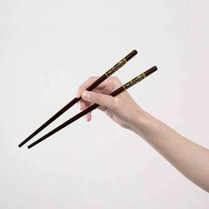 Ensemble de baguettes en bois naturel japonais brun baguettes de style classique réutilisables 1 paires coffret cadeau - Product Image 4