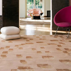 พรมขนสัตว์ทำด้วยมือที่ไม่เหมือนใครเหมาะสำหรับห้องนั่งเล่นที่ทันสมัยและคลาสสิกที่มีพื้นผิวนุ่ม - Product Image 1