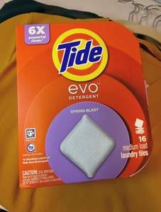 Detergente líquido para ropa Tide Free & Gentle, 84 onzas líquidas, 64 lavados. - Product Image 6