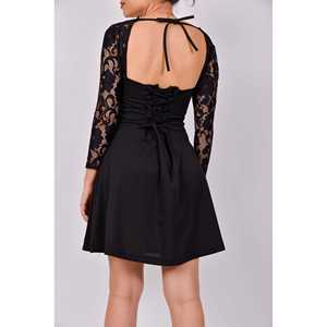 Robe de soirée romantique en satin à manches en dentelle noire, style A-line, avec perles et décorations florales, décolleté en cœur, longueur totale - Product Image 5