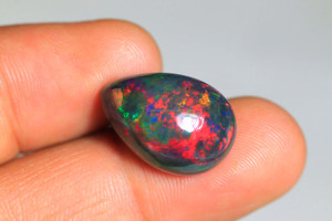 Cabochon en opale noire éthiopienne naturelle pierre semi-précieuse lisse polie pierre précieuse opale noire petite taille 3-5 carat - Product Image 5