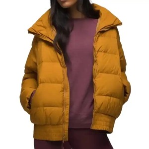 Veste matelassée pour femme à bas prix, design OEM, vêtements de rue, vestes matelassées pour femme de haute qualité fabriquées au Pakistan - Product Image 2