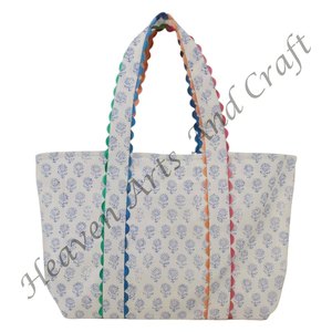 Nouveau sac fourre-tout en coton fait main avec imprimé floral en relief, grand sac floral imprimé - Product Image 3