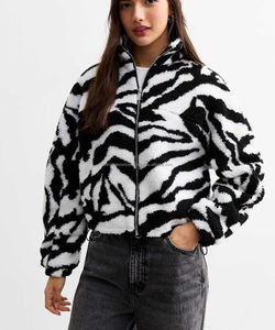 Wholesale Winter Women <b>Puller</b> Fleece 100% Cotton Short Length Zip up Tracksuit with Customized Knitted Logo - Product Image 1