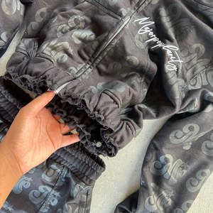 New Arrival Unisex 460gsm Fleece Winter Hooded Sweatsuit Custom Logo Drawstring Cropped Boxy Fit Solid Heat Transfer Printing - Product Image 4