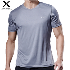 T-shirt Homme Décontracté Tendance en Jersey 100% Respirant Coupe Sportive Manches Courtes Séchage Rapide Personnalisable Couleur Logo Haute Qualité - Product Image 1
