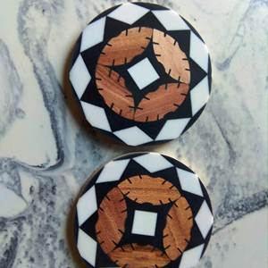 Vadrouille incrustée de résine de marbre en bois de vente chaude ensemble de sous-verres personnalisés avec couleur naturelle et personnalisée fabriqué en Inde - Product Image 2