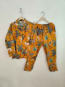 Conjunto de Pijama de Mujer, Hecho a Mano, con Estampado de Animales de la Selva, 100% Algodón Tejido, Cuello en V, Cierre de Botones, Mangas Largas, Largo Completo, Suave, para Verano - Product Image 5