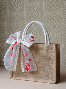 Bolsas de regalo de yute ecológicas de alta calidad con asas fuertes, tamaño personalizable y color, uso promocional, precios bajos al por mayor - Product Image 6