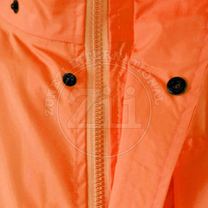 Combinaison de sécurité haute visibilité réfléchissante, imperméable, à LED, de classe 1 ANSI, fabriquée au Pakistan, avec logo personnalisé - Product Image 5