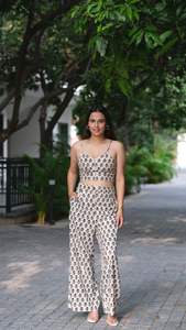 Top Corto de Rayón Ligero con Estampado Floral, Tendencia de Verano, Camiseta sin Mangas con Estampado Floral, Ropa de Verano Moderna - Product Image 3