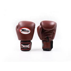 Guantes de Sparring Profesionales Twins de Primera Calidad para Muay Thai, Fabricación con Color Personalizado, Guantes de Entrenamiento de Cuero Vacuno Genuino para Adultos - Product Image 4