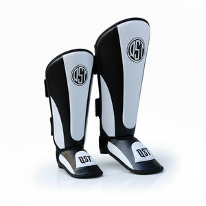 Espinilleras de Cuero QST Más Vendidas para Boxeo, MMA, Kickboxing, Muay Thai, Logotipo Personalizado, Protección Profesional al por Mayor, OEM, ODM - Product Image 4