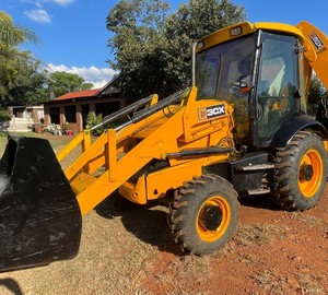 Retroexcavadora JCB 3CX/4CX usada en venta en Shanghái - Diésel, bajo consumo de combustible, con garantía. - Product Image 1
