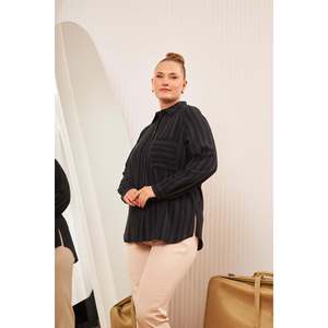 Camisa de Manga Larga a Rayas Negras para Mujer, Talla Grande, con Botones, Bolsillo en el Pecho y Aberturas Laterales, 100% Poliéster Tejido - Product Image 3