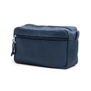 Bolso de Mano Personalizado Martino de Cáñamo, Elegante Kit de Viaje con Accesorios - Product Image 3