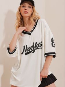 Camiseta personalizada Newyork Jersey Boxy de gran tamaño Unisex gráfico cuello en V Retro malla transpirable Casual sublimación impresión Y2K fútbol - Product Image 3