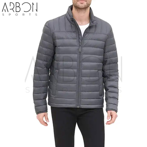 Chaqueta acolchada transpirable personalizada para ropa de hombre, en color gris Producto de nueva llegada Chaqueta con capucha acolchada para hombre superior para exteriores - Product Image 1