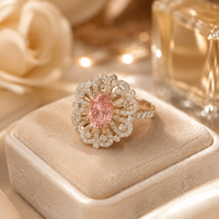 Bague de déclaration de luxe en or 18 carats avec diamant rose de laboratoire taille émeraude et halo floral, certifiée IGI, plaqué or 14 carats, bijoux personnalisés pour soirée