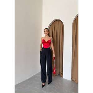 กางเกงขายาวสีดำทรงหลวมเอวสูงมีจีบและกระเป๋าผ้าแคนวาส - Product Image 4