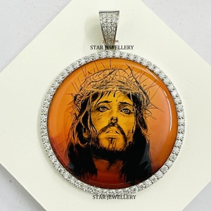 Colgante de oro de 10 quilates con diamantes cultivados en laboratorio, chapado en oro cristiano, personalizado, unisex, estilo hip hop, corte brillante, para uso diario, de STAR JEWELLERY - Product Image 5