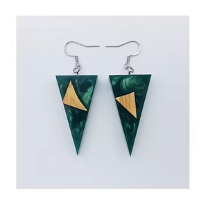 Pendientes de Resina con Flores Prensadas, Únicos y Elegantes, Joyería de Moda con Estilo Inolvidable - Product Image 3