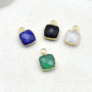 จี้หินออนิกซ์สีเขียวทรงสี่เหลี่ยมเจียระไนขนาด 8x8 มม. ชุบทองสำหรับทำเครื่องประดับ - Product Image 2