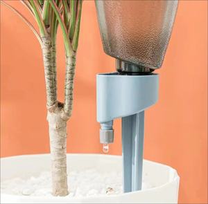 Nouveau design dispositif d'eau de synchronisation à réglage automatique pour les plantes d'intérieur et d'extérieur <span class=keywords><strong>bouteille</strong></span> d'eau <span class=keywords><strong>goutte</strong></span> à <span class=keywords><strong>goutte</strong></span> automatique de fleur pour les plantes de <span class=keywords><strong>jardin</strong></span> - Product Image 1