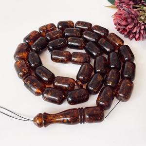 Perles de prière islamiques massives en ambre rouge cognac foncé, chapelet vintage en ambre de la Baltique 33 perles, 206 grammes - Product Image 1