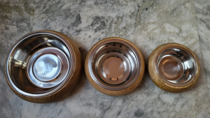 ชามอาหารสัตว์เลี้ยงแบบคลาสสิก ฐานไม้ เป็นมิตรกับสิ่งแวดล้อม ผลิตจากสแตนเลสสตีลกันสนิม สำหรับสุนัขและแมว โดย Crescent Crafts - Product Image 3