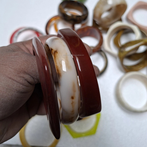 Nouvelle collection 2026 : Ensemble de bracelets en résine colorée, style minimaliste, empilables et géométriques - Product Image 1