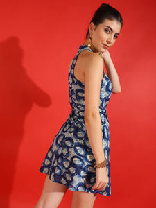 Elegante vestido de algodón con estampado geométrico azul para mujer, talla XXL, corte en A, cuello en V, sin mangas, estilo occidental, ideal para la moda de verano. - Product Image 5