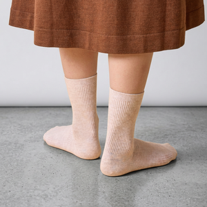 Chaussettes côtelées pour femmes pour un usage quotidien avec une adhérence antidérapante et un ajustement confortable 6 - Product Image 1