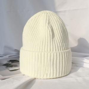 Bonnet unisexe côtelé personnalisé en acrylique souple blanc Vente en gros Hiver Tricot Jacquard de haute qualité Impression numérique pour femmes hommes - Product Image 6