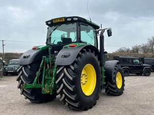 Tracteur agricole Johnn Deeree 6210R original disponible à la vente - Product Image 4