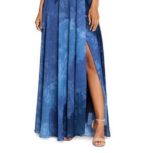 Abito da sera formale da donna Betsy Adam blu taglia 4 in chiffon stampato con scollo all'americana, decorazioni di paillettes e scollo a barchetta, stile impero - Product Image 3