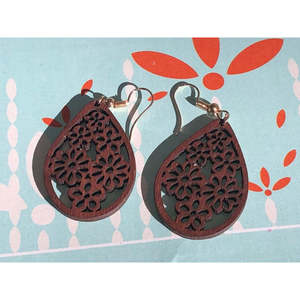 Orecchini pendenti geometrici in legno intagliato - Product Image 3