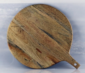 Pelle à pizza ronde en bois d'acacia avec poignée, finition naturelle rustique, durable pour un usage domestique - Product Image 6