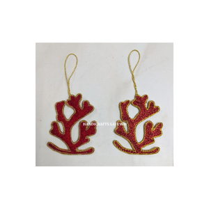 Adornos Navideños Colgantes de Alta Calidad con Diseño Moderno, Bordados a Mano con Cuentas, Color Granate, Forma de Rama - Product Image 1