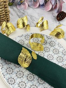 แหวนผ้าเช็ดปากดีไซน์สวยพร้อมสัมผัสแบบโบราณทำจากทองเหลืองและเหล็กที่ทนทานเพื่อความสง่างามยาวนานบนโต๊ะ - Product Image 3