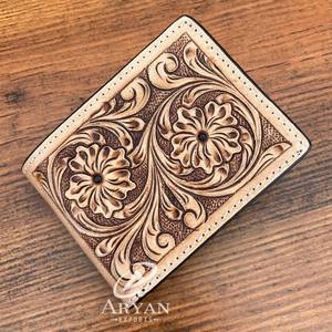 Portefeuille en cuir véritable usiné à la main de qualité supérieure pour hommes porte-cartes de style occidental avec sculpture florale et finition de conception de taureau - Product Image 1