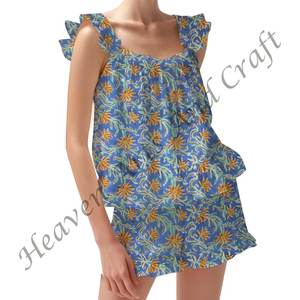 Conjunto de pijama corto con estampado de bloques de mano con algodón suave para mujer Primavera/Verano Floral ajustado con tiras y volantes - Product Image 3