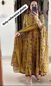 Conjunto de Traje Anarkali Elegante y Moderno para Mujer con Hermoso Diseño Estampado de Flores, Ropa para Bodas y Festivales, Traje Indio Pakistaní al por Mayor - Product Image 3