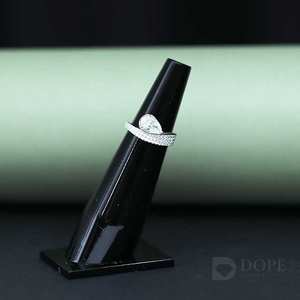 Elegante 1.50CT Solitario Forma de pera Moissanite Diseño clásico atemporal Anillo de Bodas de acero inoxidable unisex Certificado IGI - Product Image 1