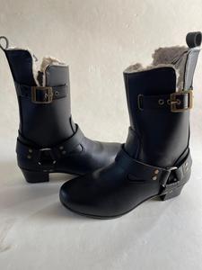 Chaussures décontractées pour femmes de haute qualité Bottes de mode pour dames avec doublure intérieure en laine Chaussures pour filles Chaussures d'hiver - Product Image 2