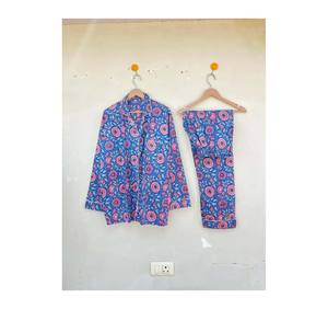 Conjunto de pijama de Noche Azul para mujer, Conjunto de pijama cómodo para viaje y ropa para todas las estaciones, Conjunto de pijama para caminar por la mañana, vacaciones - Product Image 1