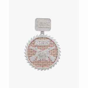 Colgante y Amuleto Circular AK Personalizado de Oro 14K con Moissanita VVS de Corte Brillante Redondo y Engaste de Bisel para Uso Diario Masculino - Product Image 2