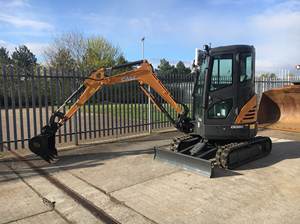 รถขุด CX26C มือสองพร้อมส่วนประกอบหลักเครื่องยนต์และกระปุกเกียร์ - Product Image 3