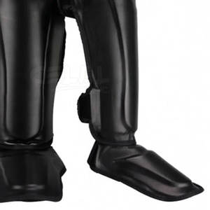 Espinilleras de boxeo con logotipo personalizado de alta calidad profesional Calentadores de ajuste universal de cuero PU para uso deportivo Pedido de protección - Product Image 6