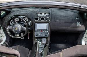 MEILLEURES VENTES 2011 Lam bor ghi ni Gallardo LP570-4 Spyder Performante 562 ch V10, transmission intégrale, freins en céramique carbone - Product Image 4